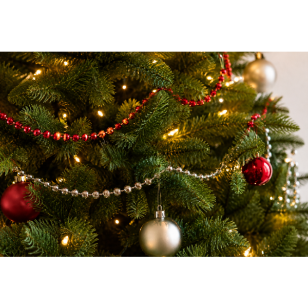 Ten-metre red plastic beaded Christmas garland